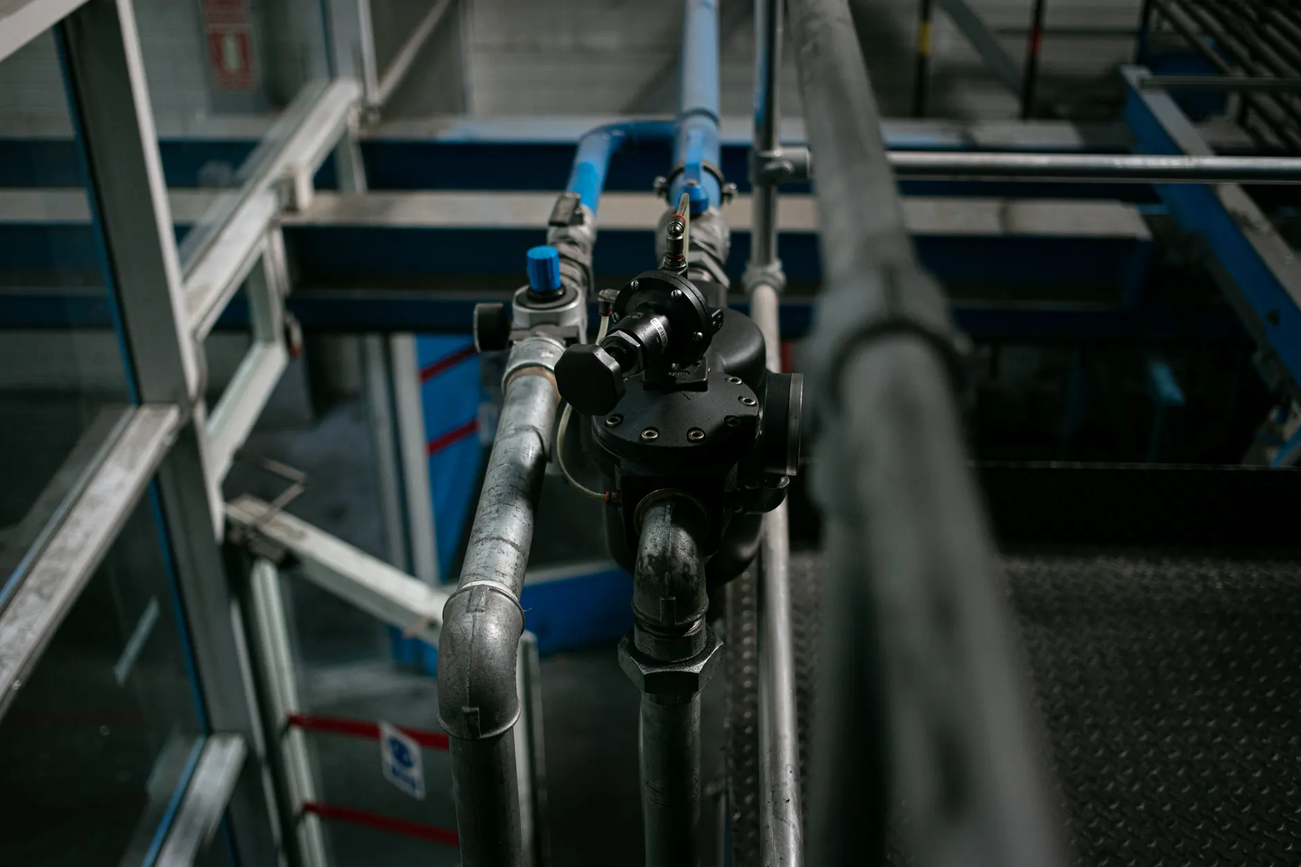 Plastic Supply Pipe & Modern Sealed Layouts
